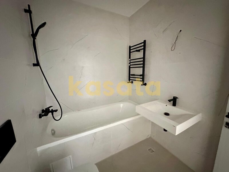 Garsoniera, 36 mp utili + balcon 5,3 mp, etaj 7, bloc nou