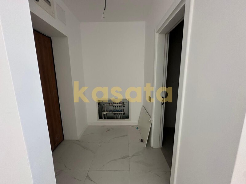 Garsoniera, 36 mp utili + balcon 5,3 mp, etaj 7, bloc nou