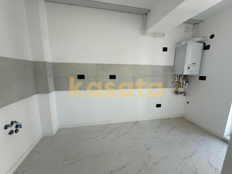 Garsoniera, 36 mp utili + balcon 5,3 mp, etaj 7, bloc nou
