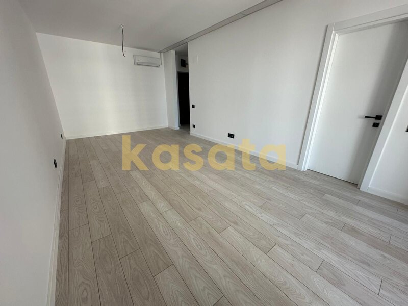 Garsoniera, 36 mp utili + balcon 5,3 mp, etaj 7, bloc nou